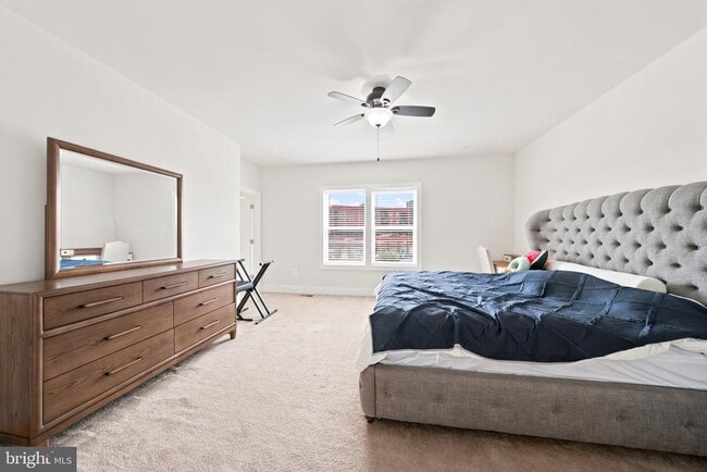 Building Photo - 44730 Tiverton Sq