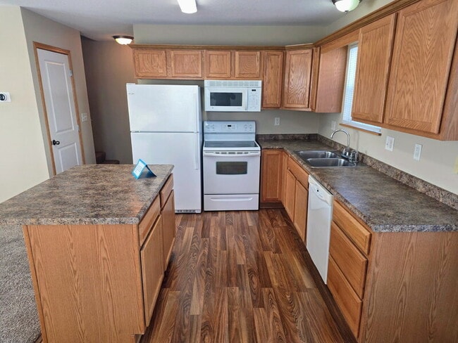 Building Photo - 4410 152 Street