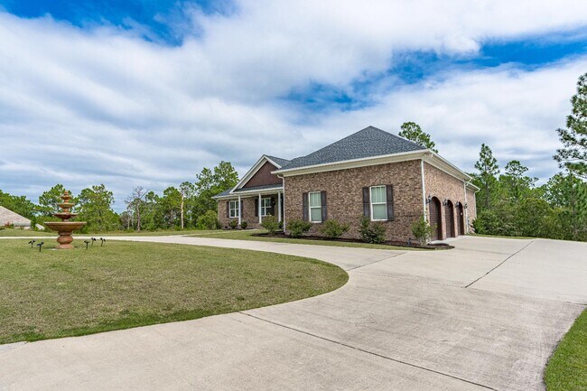 Building Photo - 213 Yellow Jasmine Dr