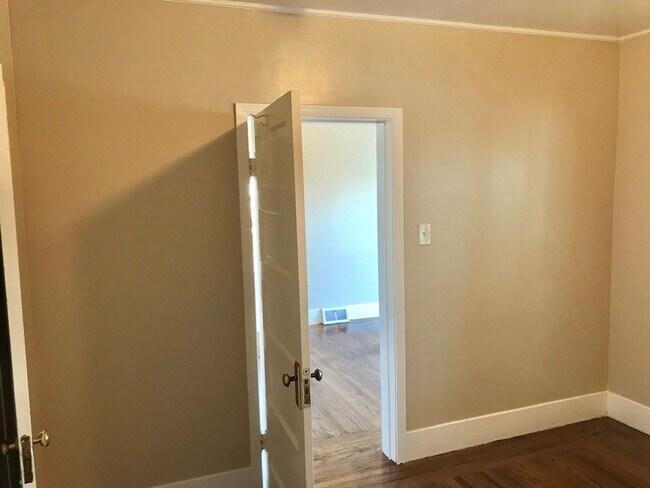 Building Photo - Great 2 Bed 1 Bath House with Garage in Richmond -- COMING SOON !!!