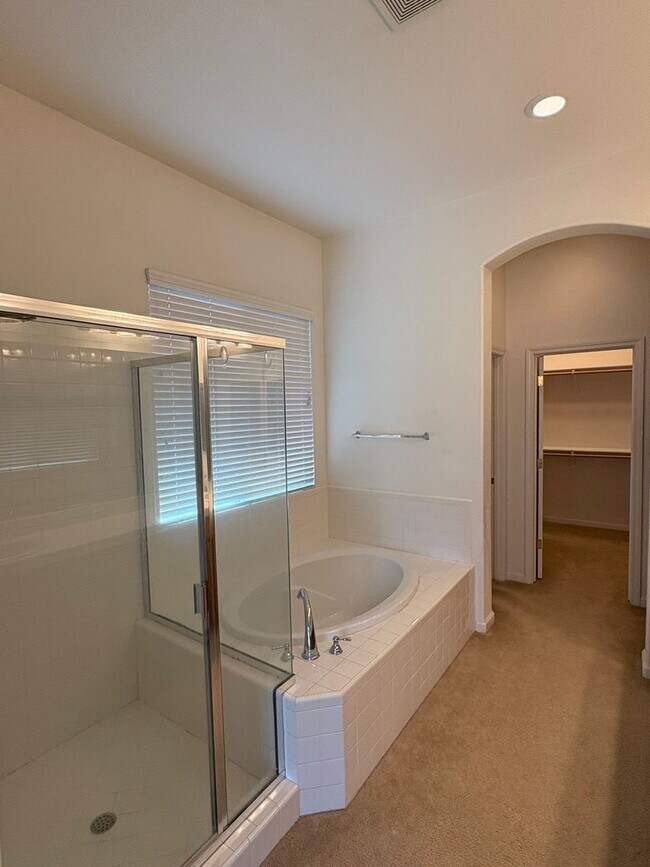 Building Photo - Beautiful charming single story home