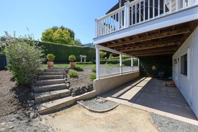 Building Photo - 5 Santa Victoria Ct