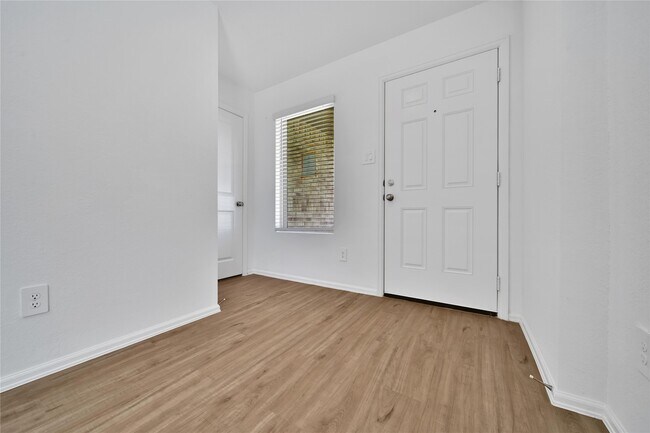 Building Photo - 17715 Grv Hl Dr