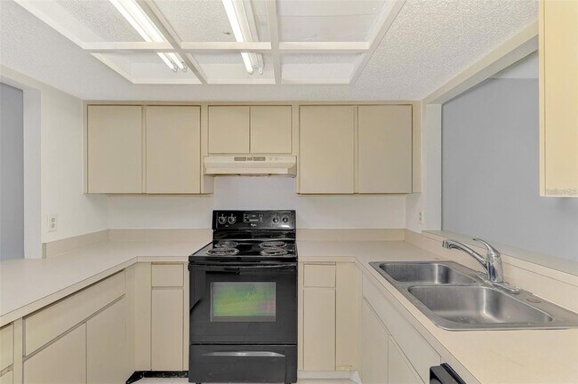 Building Photo - 935 Sunridge Way