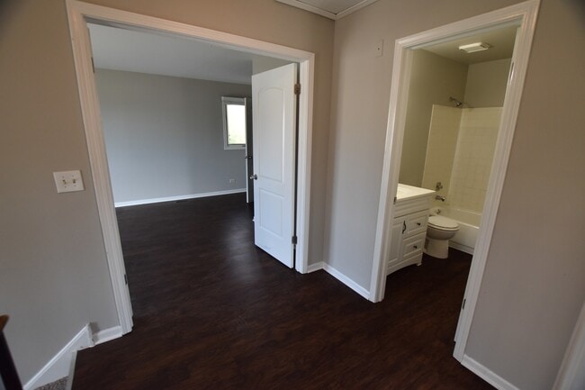 Building Photo - 1628 Prestwick Dr