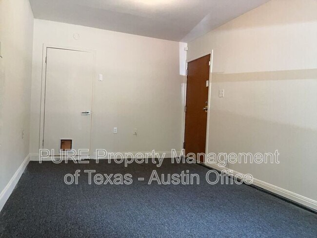 Building Photo - 1301 Clearfield Dr