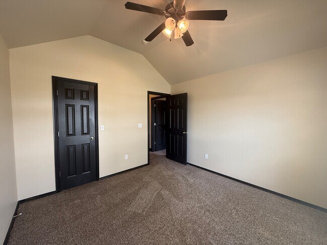 Building Photo - 19132 Cottonwood Ct