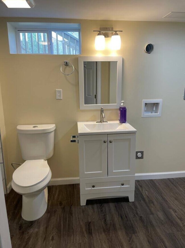 Building Photo - 4670 Lindsey Dr SW