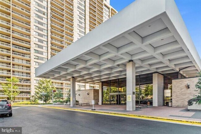 Building Photo - 3701 S George Mason Dr