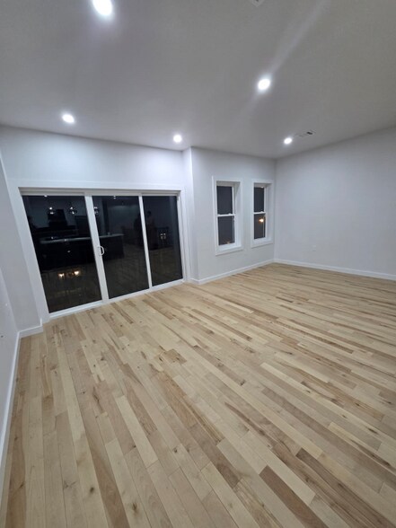 Building Photo - 13 Voorhees St