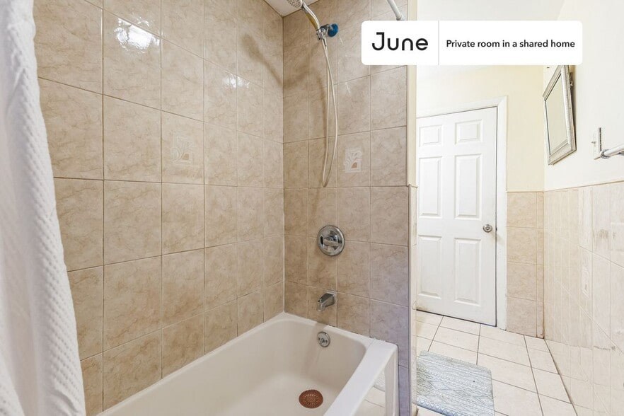 Building Photo - Room in Shared 5 bed/1 bath home in Harvard Square (Cambridge)