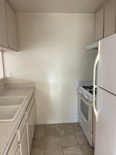 Building Photo - 3170 Camellia Ct