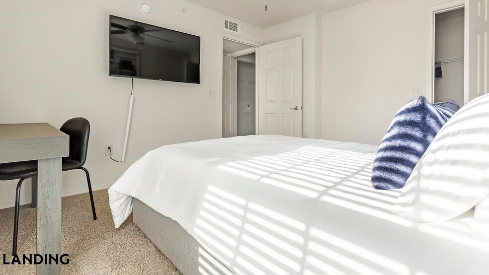 Building Photo - 2700 N 7th St