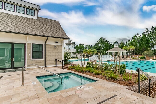 Building Photo - Move-In Ready 3-Bedroom Villa in Gated Savannah Quarters!
