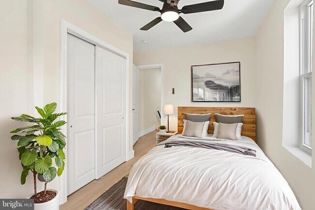 Building Photo - 1221 N 50th St