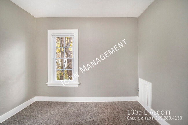 Building Photo - 1305 E Alcott-