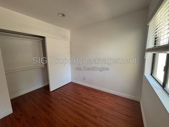 Building Photo - 3200 Fairesta St