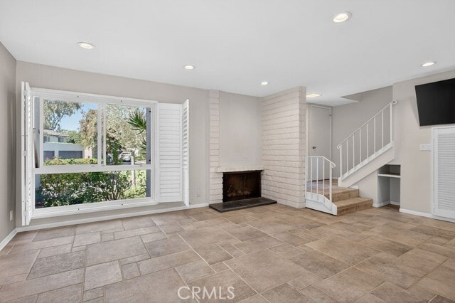 Building Photo - 401 Vista Roma