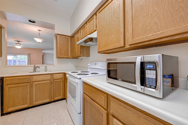 Building Photo - 7597 Cambridge St