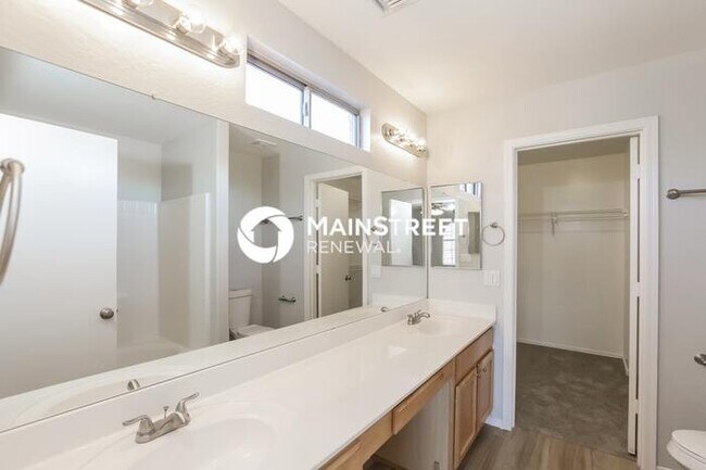 Building Photo - 5 Bedroom Pet-Friendly Home in MESA, AZ with Main Street Renewal