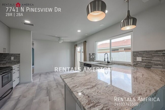 Building Photo - Resort Style Living