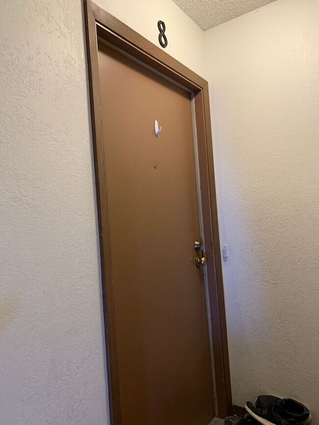 Building Photo - RENT INCLUDES ALL UTILITIES, except for el...