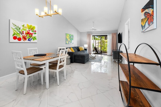 Building Photo - 3068 S Oakland Forest Dr