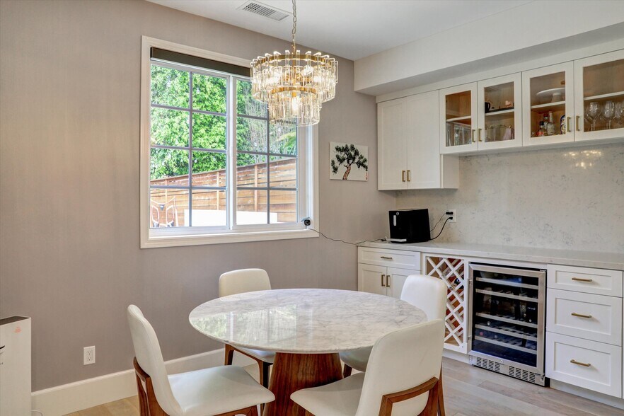 Building Photo - 10593 Kinnard Ave