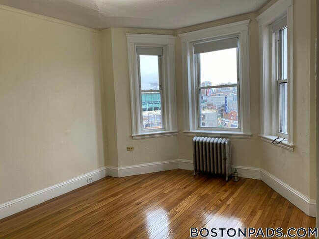 Building Photo - 1175 Boylston St