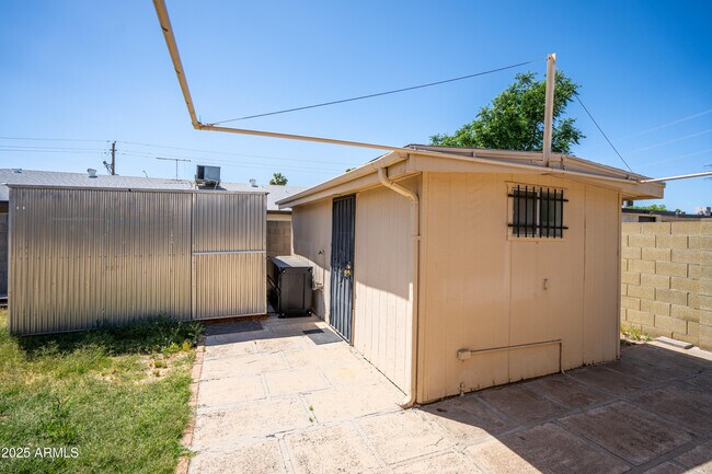 Building Photo - 18422 N 30th Ln