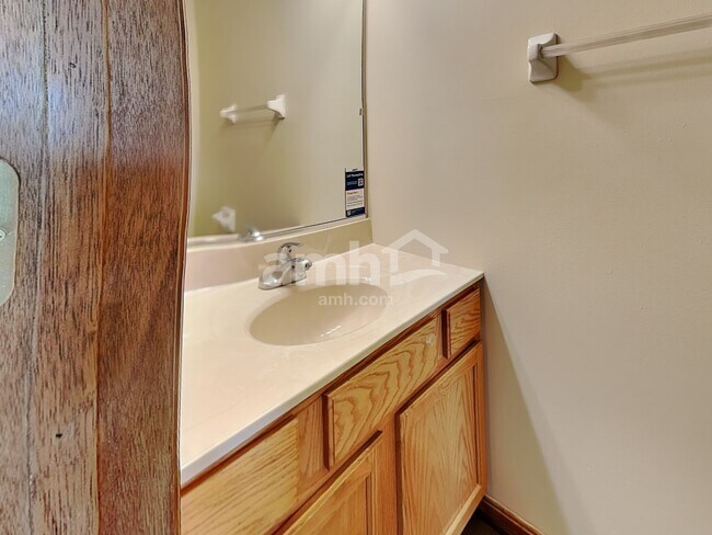 Building Photo - 6588 Taylor Trace Ln