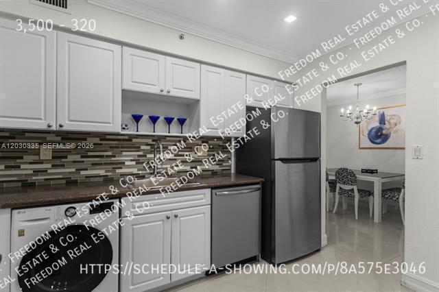 Building Photo - 3,500-320