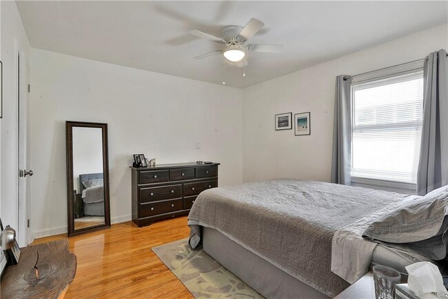 Building Photo - 2037 Lively Ridge Rd NE