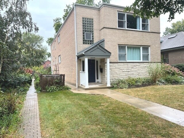 Primary Photo - 556 Barton Ave