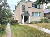 Building Photo - 556 Barton Ave