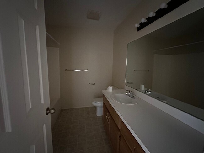 Building Photo - 225 E L St