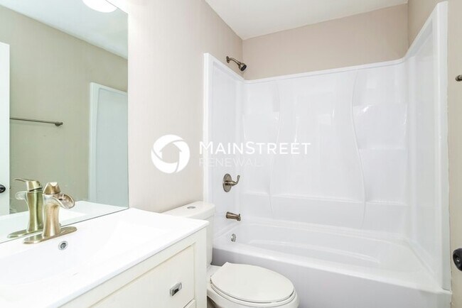 Building Photo - 3 Bedroom Pet-Friendly Home in St. Cloud, FL with Main Street Renewal