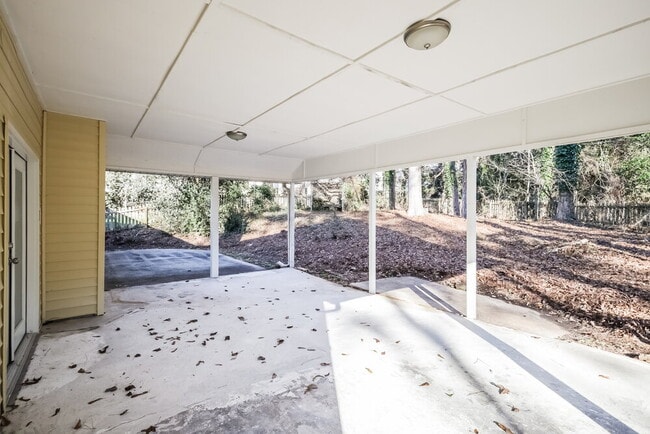 Building Photo - 303 Morgans Turn