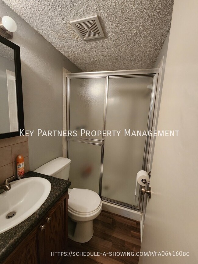 Building Photo - 9110 W 102nd St