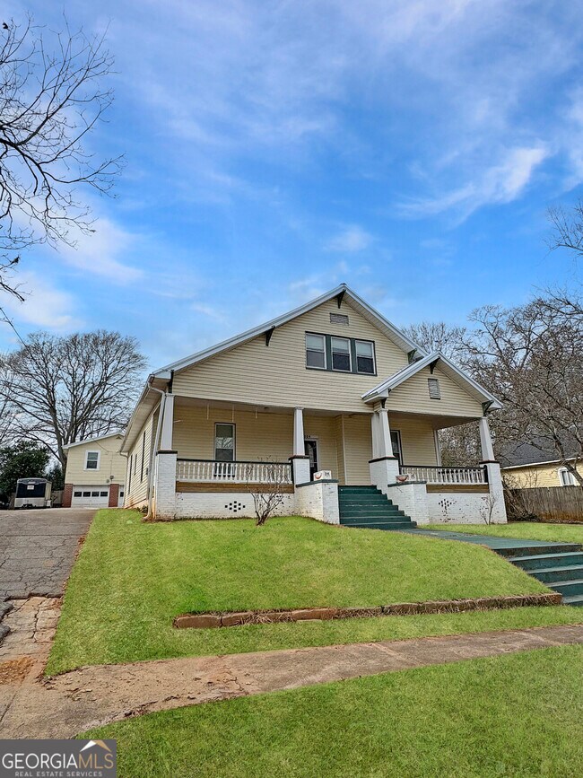 Building Photo - 304 Boulevard