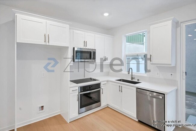 Building Photo - 2556 E Lincoln Paseo