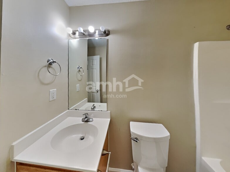 Building Photo - 11618 English Oak Ln