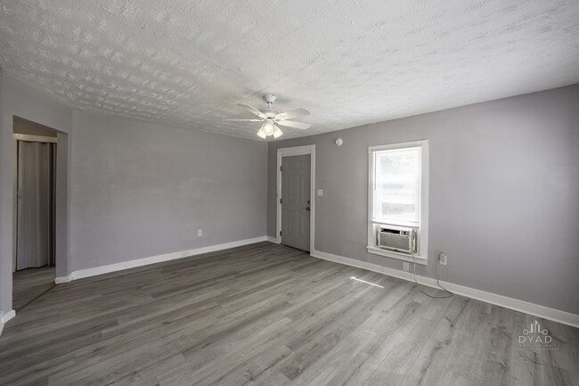Building Photo - 909 Lane Ave
