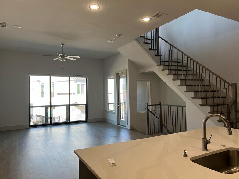 Building Photo - 7706 Element Ave