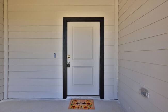 Building Photo - 40618 Balsam Run Ln