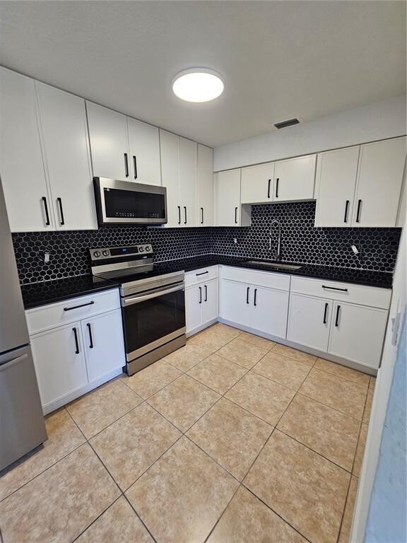 Building Photo - 10680 SW 4th St