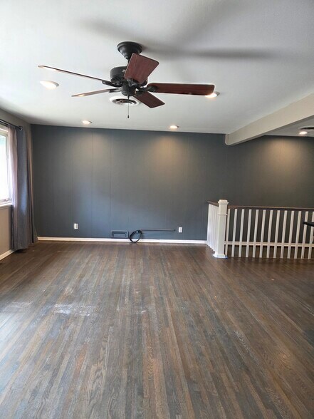 Building Photo - 1495 S Grape St