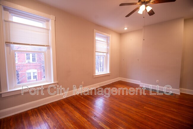 Building Photo - 2121 St Paul St