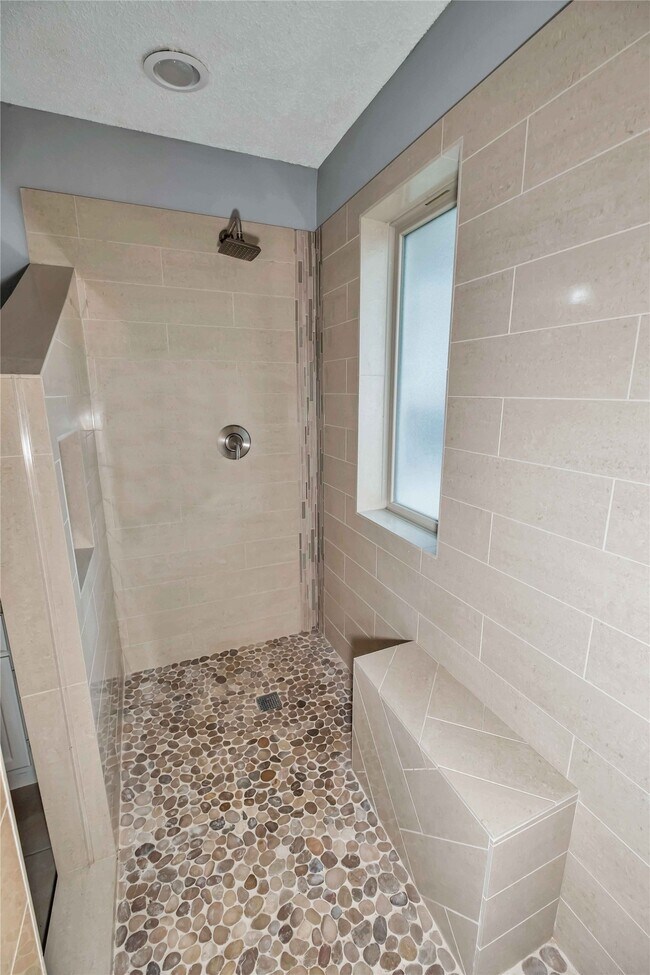 Building Photo - 5216 Spring Branch Dr