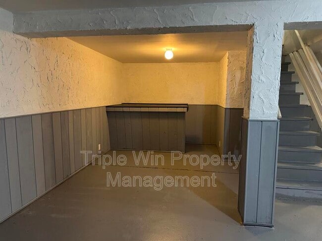 Building Photo - 48 Wayside Dr